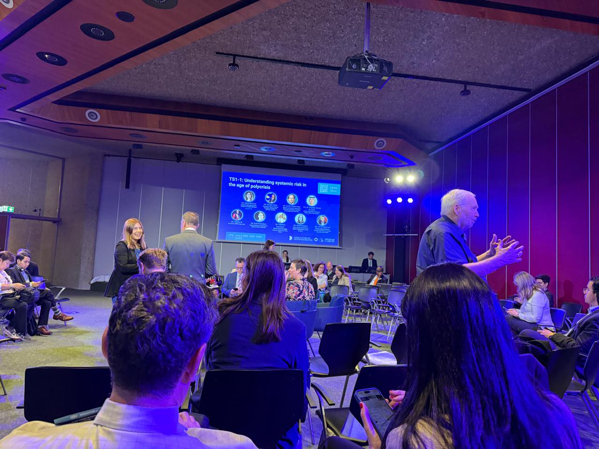 FUNDAHRSE_'s tweet photo. 📍Nos encontramos en Ginebra, Suiza 🇨🇭 a través de la directora de desarrollo institucional y comunicaciones de #FUNDAHRSE, Claudia Díaz.

🌍 Estamos presentes en la 8.ª Plataforma Global para la Reducción del Riesgo de Desastres (GPDRR), la Conferencia Mundial sobre Recuperación Resiliente 🌱.

🗓️ Han sido varios días de aprendizaje en conferencias, paneles, diálogos y diferentes actividades sobre la contribución del sector privado a la reducción de desastres ⚠️🌪️.

#GPDRR2025 #Resiliencia #ReducciónDeRiesgos #SectorPrivado #Sostenibilidad