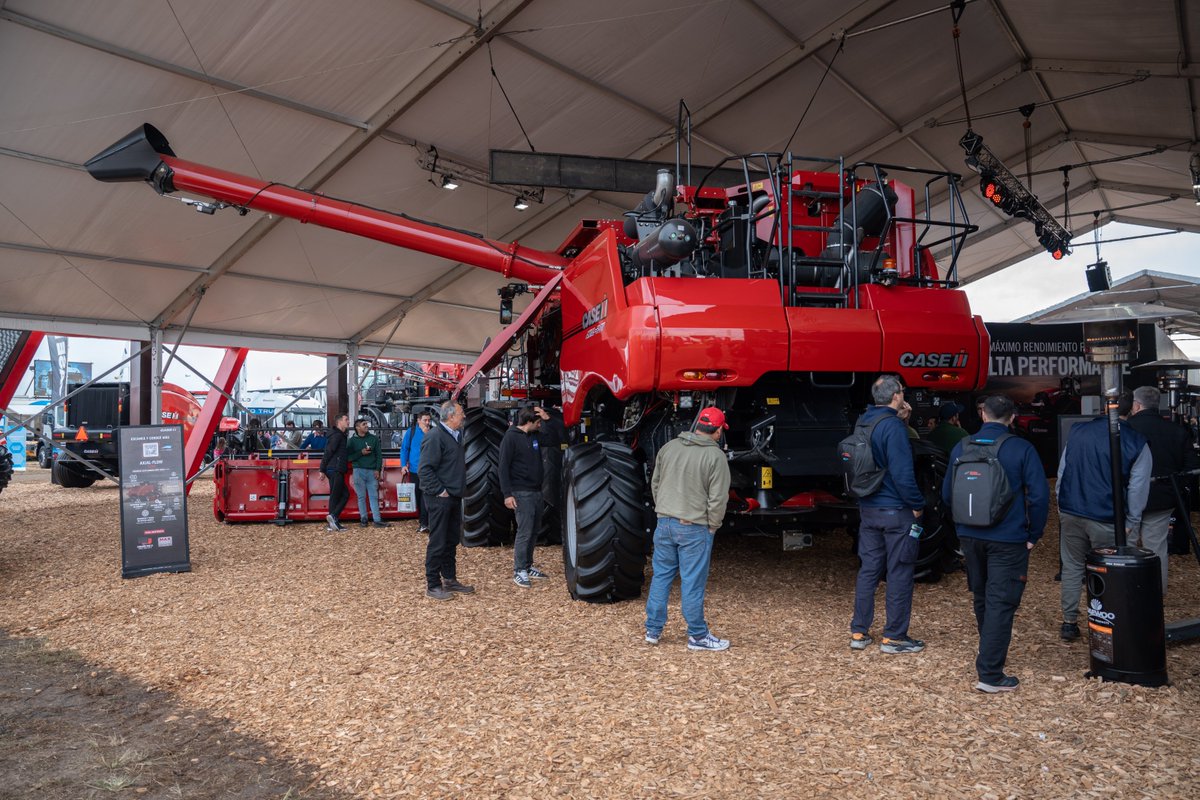 This is how @agroactiva kicked off!

We’re bringing you the highlights from Day 1: powerful machines in action, inspiring talks, unforgettable encounters, and a lot of passion for agriculture.

And this is just the beginning... Four days ahead full of hard work, innovation, and