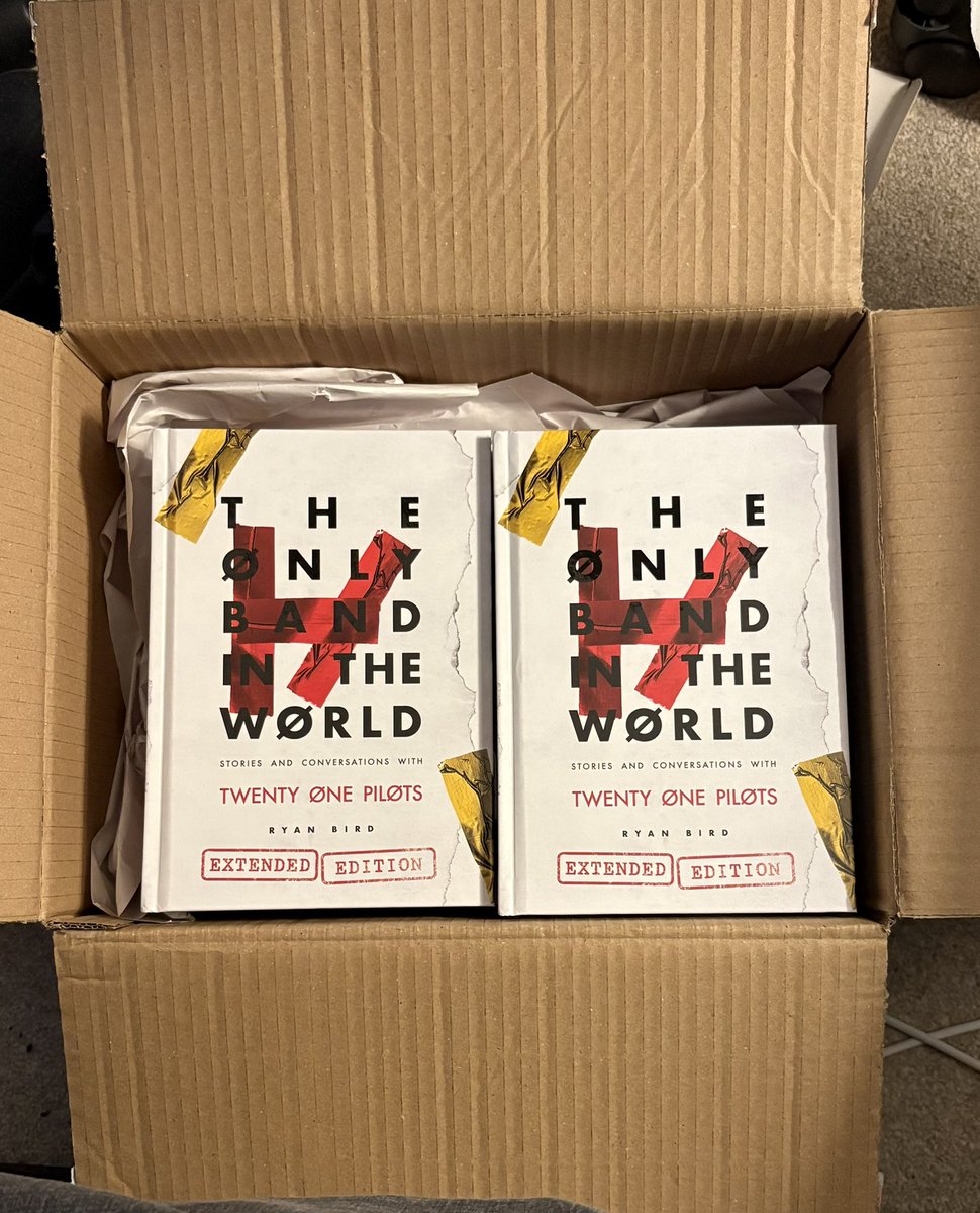 TheOnlyBandITW's tweet image. GIVEAWAY TIME, YOU NO GOOD PUNKS

Read the rules. Follow the rules. Win the stuff.

Maybe.

Winners announced Monday (June 9) xoxo