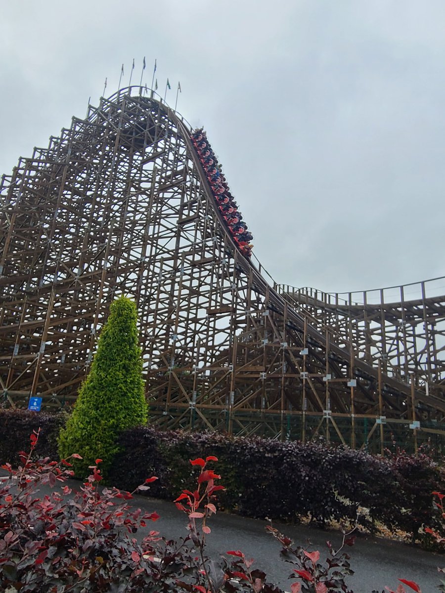 SotThemePark's tweet photo. @emeraldparkirl https://t.co/XNn3i2XrYy