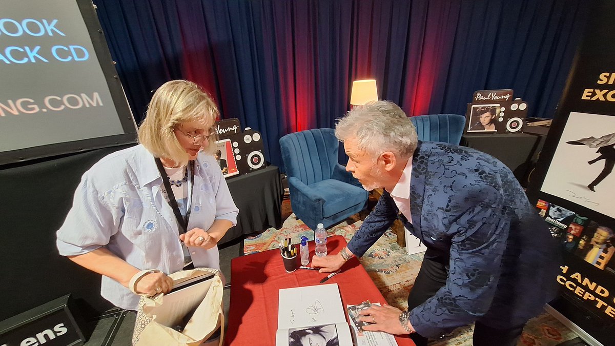 BERValrie1's tweet photo. I really  enjoyed the meet with @PaulYoungParlez in Faversham on saturday. Great memories .
Thank you ,Paul. 😀😉 https://t.co/I7tllSkx8v