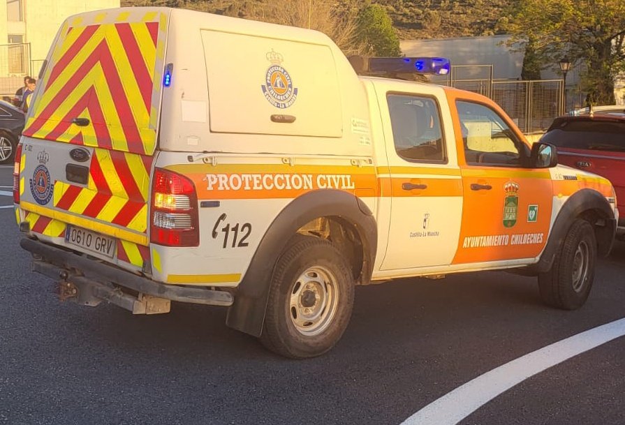 🔶🔷🔶 Aviso Hoy a las 10:19 hrs de <a href="/112clm/">112 Castilla-La Mancha</a> que nos activa a una columna de humo en la calle bronce.
Desplazamos una unidad  🛻 +🦺🦺.

📸 archivo <a href="/PChiloeches01/">PCChiloeches01</a>