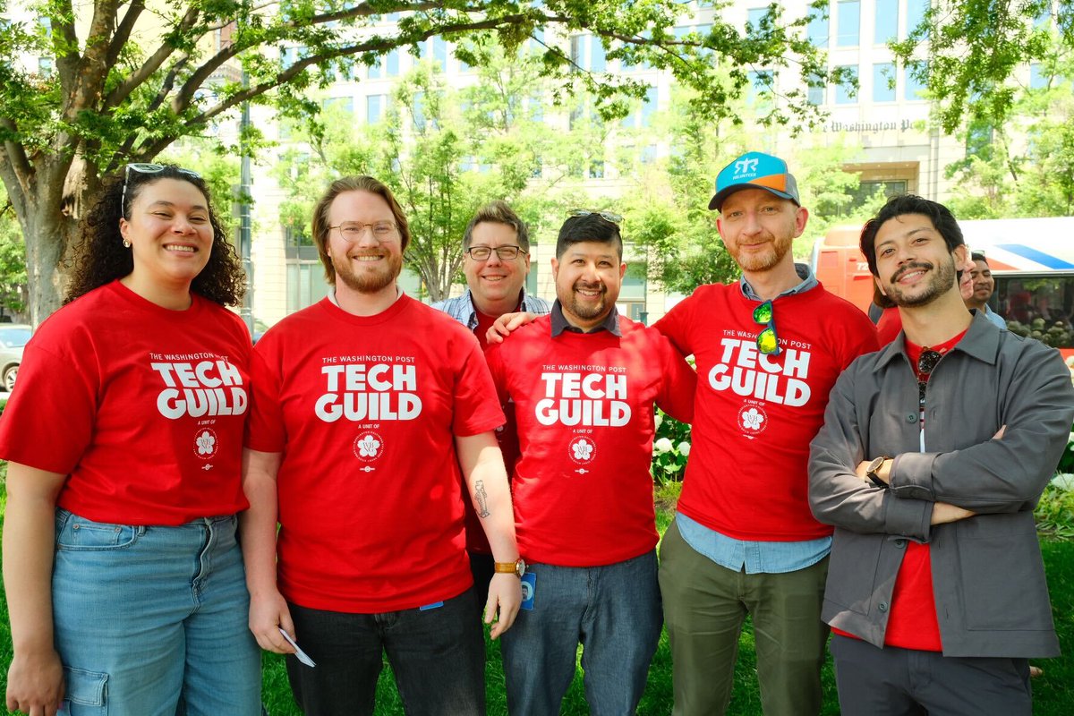 wapotechguild's tweet image. Today we took a collective lunch break along with our siblings @postguild!
The Post unilaterally decided to make us return to the office 5 days a week, so we convened for lunch to share how this policy is impacting our members. We are united! ✊