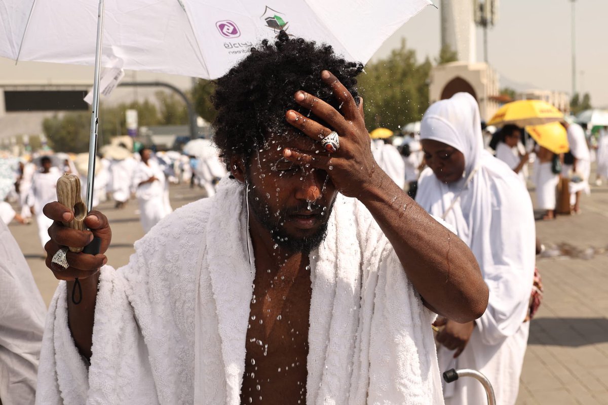 وفي يوم عرفة،يوم الرحمة والغفران ♥️

نسأل الله أن يجعل هذا اليوم نورًا وعتقًا من النار
الحرّ في مكة شديد وقد يتجاوز 50 درجة.

بلمسة بسيطة، تقدر تكون سبب في ريّ عطش حاج في يوم عظيم

فتخيّل الأجر حين تسقي حاج أنهكه العطش في أطهر مكان على وجه الأرض 🕋

للتبرع:store.haqal-ber.org.sa/p/124103