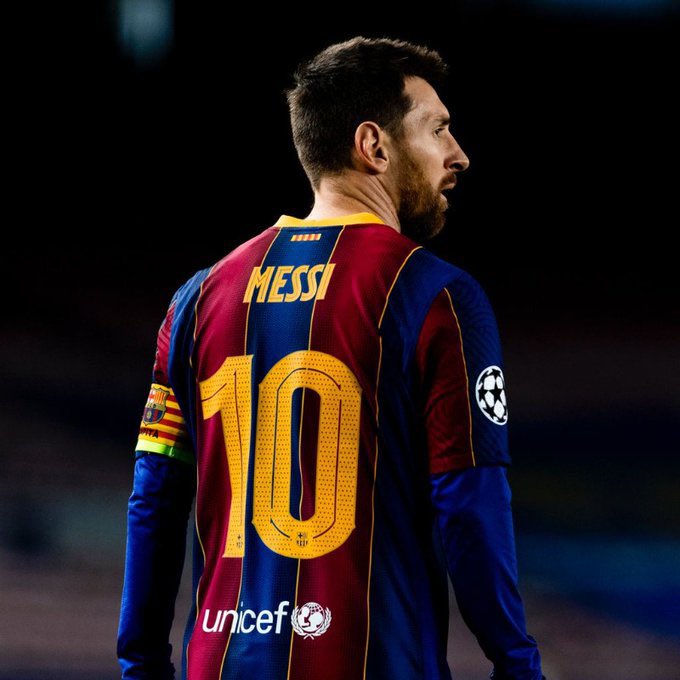 MusialaEra's tweet photo. As a Bayern fan I apologize for ever trolling you. Our games were always fair and square, you never needed the referees to beat us. You fought against the corrupt Ronaldo and Real Madrid your whole life and still came out on top. 

Leo Messi, I hereby acknowledge you as the GOAT. https://t.co/c5jBWXG0Tk