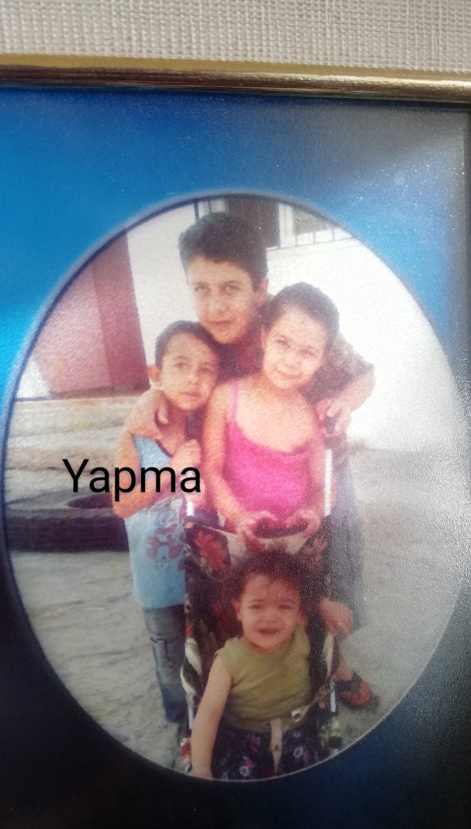 Keşke..... Keşke hep böyle kalsaydık............ 
 Tertemiz.........
Keşke hep böyle kalabilseydik...,
Çocuk olarak..........,
Keşke hiç büyümeseydik......,