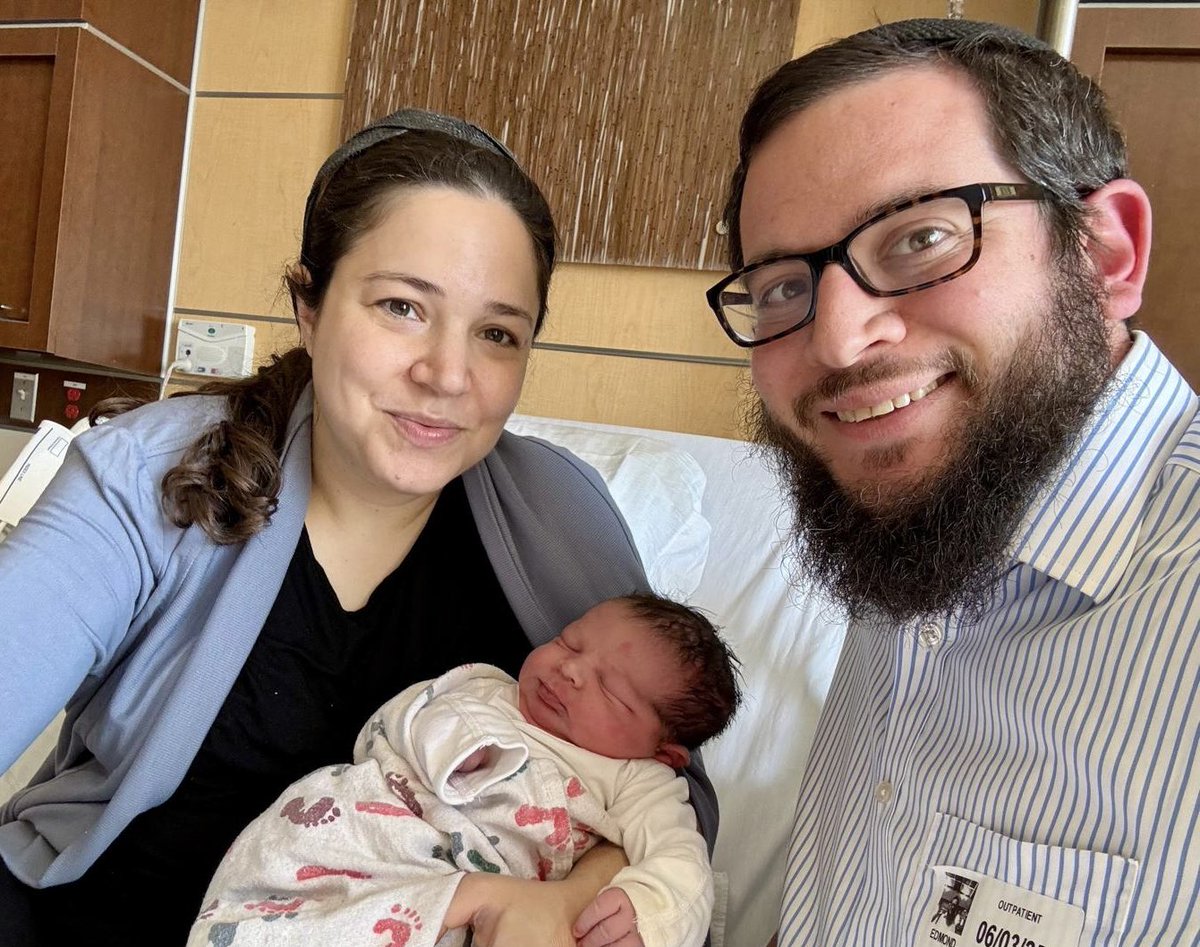 ZuckierShlomo's tweet image. With thanks to Hashem, we are excited to welcome Baby Boy (!!!) Zuckier to our family! 
Weighing in at a robust 9 pounds 5 ounces, this not-so-little guy is going to do great things.
Chana was a real champ, and mom and baby are doing well. Mazal Tov!