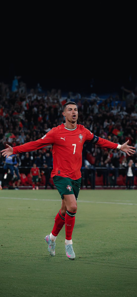 IBZBLUE's tweet photo. ⁴ᵏ Cristiano Ronaldo ᴬᵁᴿᴬ 🐐🇵🇹✨ https://t.co/WQaPmt5Cmv