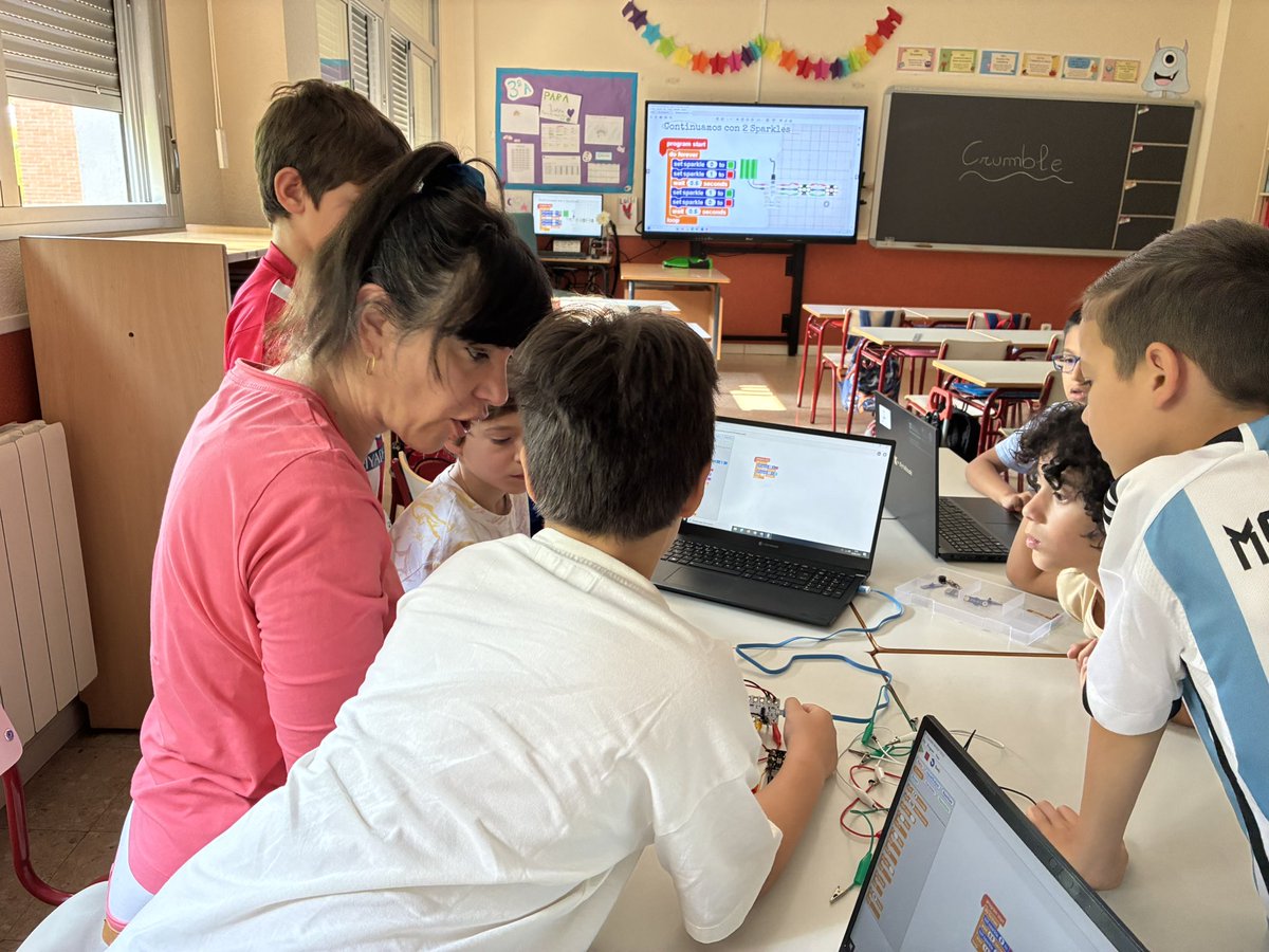 Hoy hemos contado con la visita de <a href="/MJMoricheMJ/">MJMoricheJulianMJ</a> para una actividad de Crumble en el CEIP Guindalera. 

#CodigoEscuela4_0_Madrid
#IF_CMadrid
#CTIFMadrid_Capital