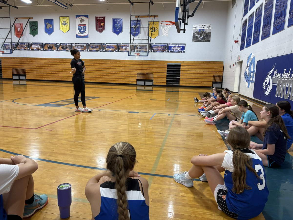 We had a great Day 3 of Lady Mules Basketball Camp today. Coach Mounce invited former WNBA player Sam Thomas to camp today to talk to the high school and middle school girls about the value of being a good student and person along with finding your role on the court.
