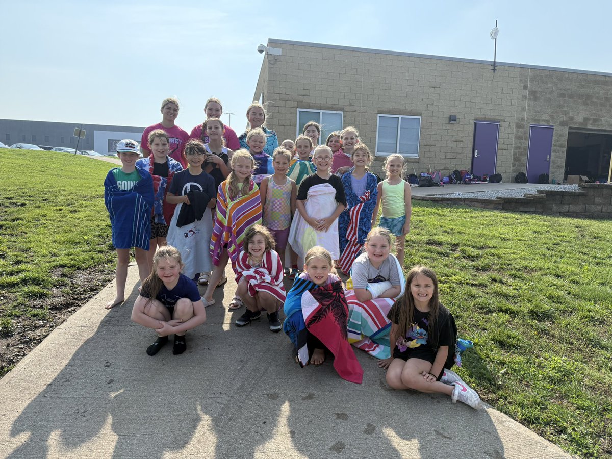 KMOSoftball's tweet photo. We had fun this week at camp! Thank you for everyone that came out! A big thank you to the High School girls that came out and helped all week with the youth camps! Go Bulldogs 💜🥎💛 https://t.co/CNRAbM4IIe