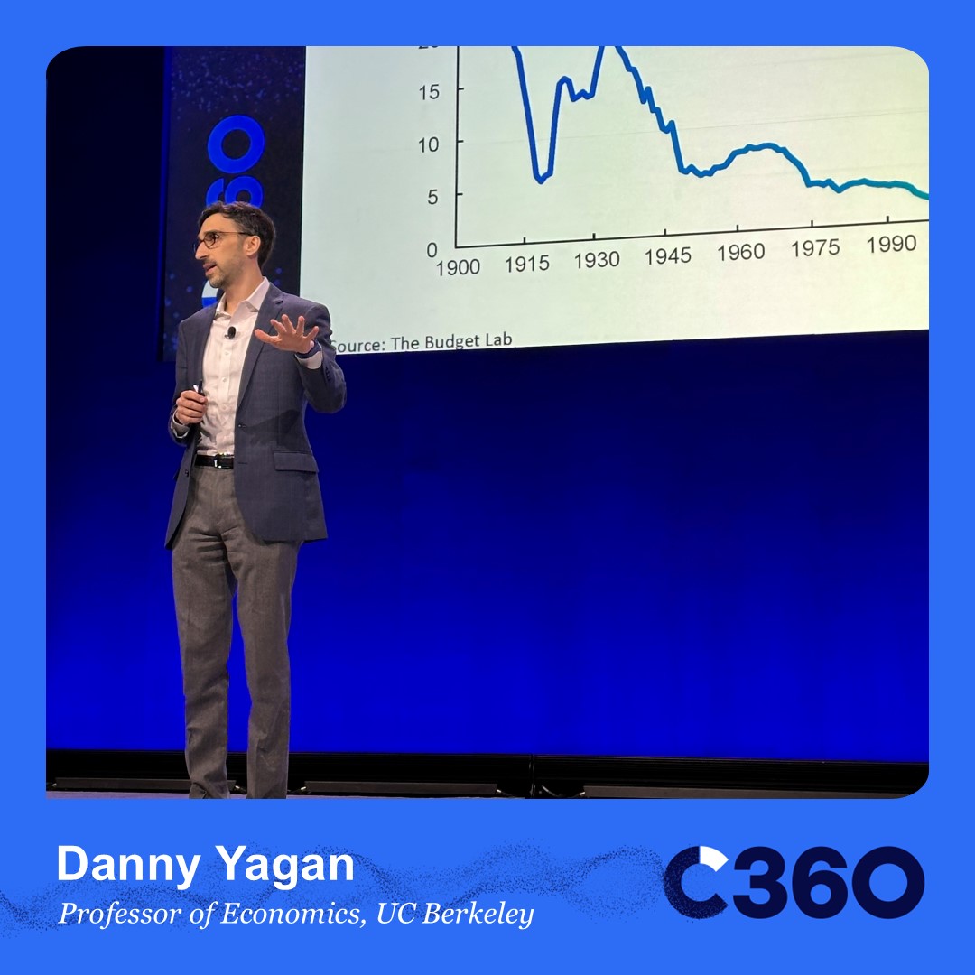 NielsenIQ's tweet image. Danny Yagan taking the stage for our closing keynote - the perfect end to an incredible Day 3!
#NIQC360 #QuestForNext