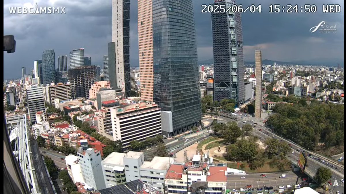 Nubes anunciando #Tormenta en la Ciudad de México, #CDMX.
Vista panorámica #EnVivo hacia Bosque de #Chapultepec desde el hotel Grand fiestamericana 👇🏼
youtube.com/watch?v=ndYhQv…