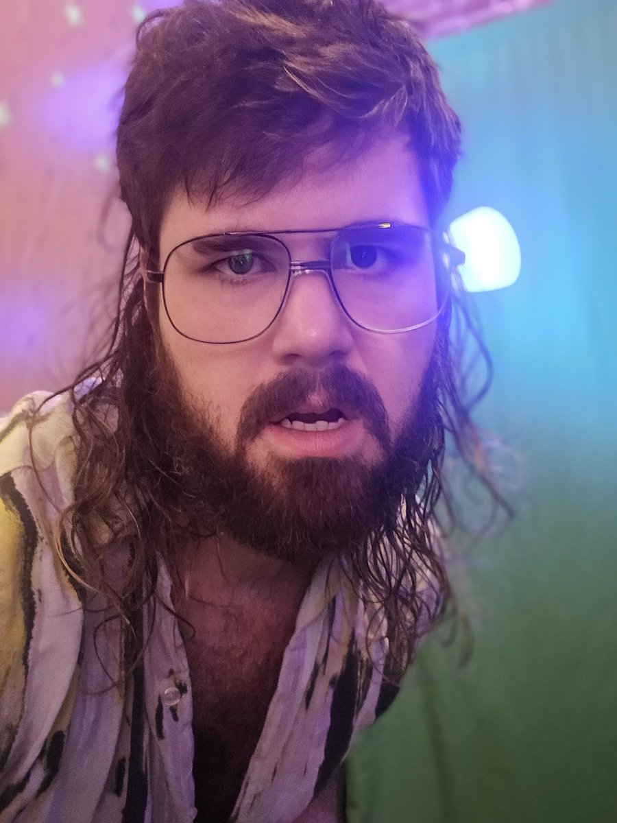 V2Lonnie's tweet image. Apparently I've been blind my whole life.
Peep the new prescriptions cuh.
These glasses scream:
"im great at video games, watch out! Or I'll get ya!"