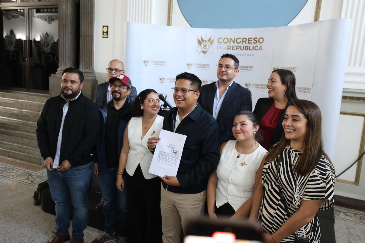 El diputado David Illescas <a href="/DavidishosI/">Illescas. 🌱</a>, presentó una iniciativa denominada "ley S.O.S.", para la Solución a Obras Suspendidas por procesos judiciales. La presentación de esta propuesta también contó con el apoyo de los legisladores Elena Motta <a href="/ElenaMotta_/">Elena Motta 🌱</a>, Andrea Villagrán