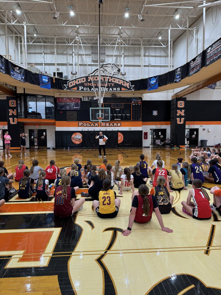 Kids Fundamental Camp 2025 has wrapped up today!! 👏🤩 We had a great time with all of our campers these last three days. A special thank you to Jon Cook for coming and speaking! 

#GoBears🐻‍❄️