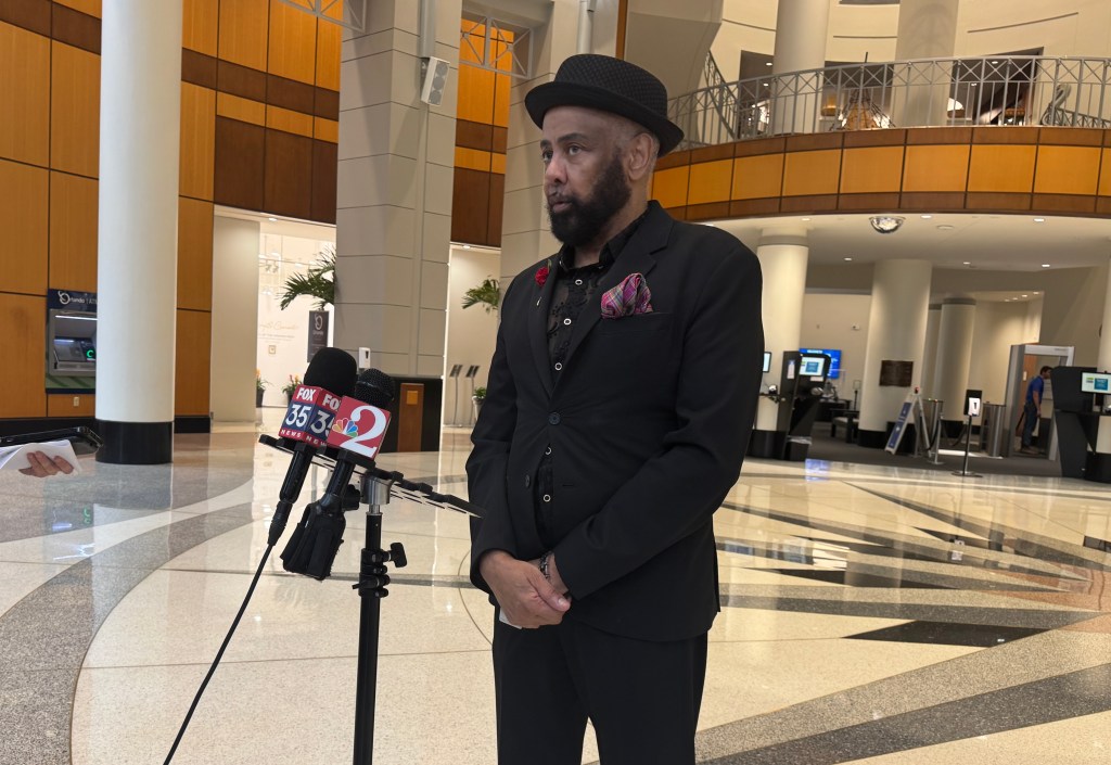 Orlando ends minority- and women-owned business program, citing Trump rules trib.al/S8qHol1