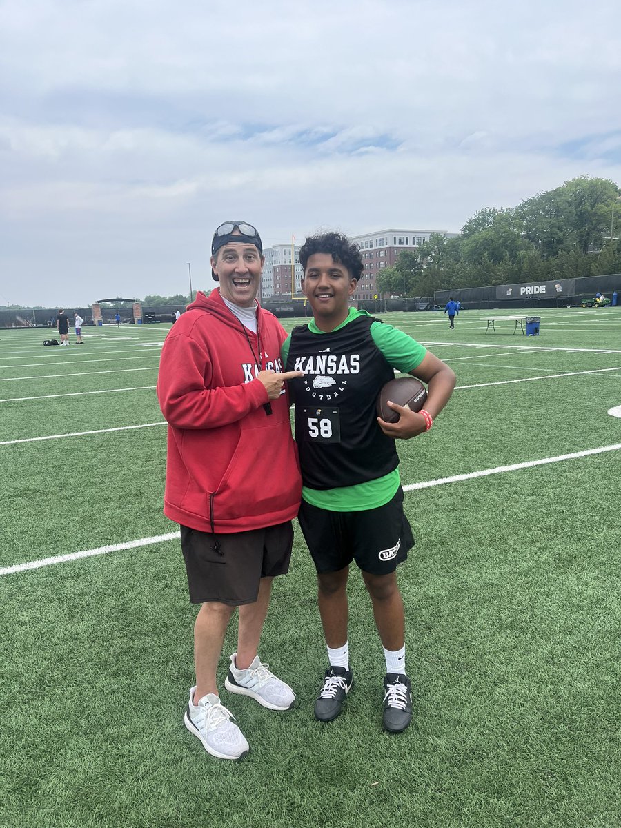 ElijahQuinonez8's tweet image. Had a great day at KU 🔵🔴!!!! @KUCoachZ @CoachBVignery @Coach_Boldiis @BrianStoldt @CoachSvarczkopf
@derekbedell17 @SoonsFootball @quarterbackmag @Dennis_Hester13 @CoachReneMedina @phase1football @mtorressports @OLCoachCam @GregBiggins @BlairAngulo @adamgorney @DerekBedell_28…