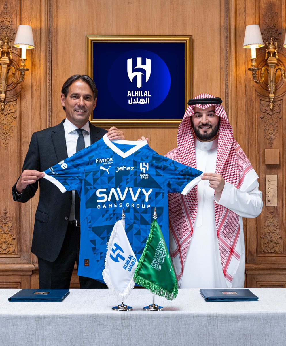 إنزاغي .. اشبه بالحلم 

لو سألت اغلب الجمهور قبل 4 شهور 
من اللحظة اللي بدأت فيها نكسة جيسوس 

من تتمنى يدرب الهلال الموسم الجديد؟
صعب جدا أن يطري إنزاغي ضمن المطروحين 
لان الاغلب يراه مستحيل، والبقية يرونه صعب جدا 

الهلال في هذا الملف فعل المستحيل ..
الله يفرحنا به ايام💙