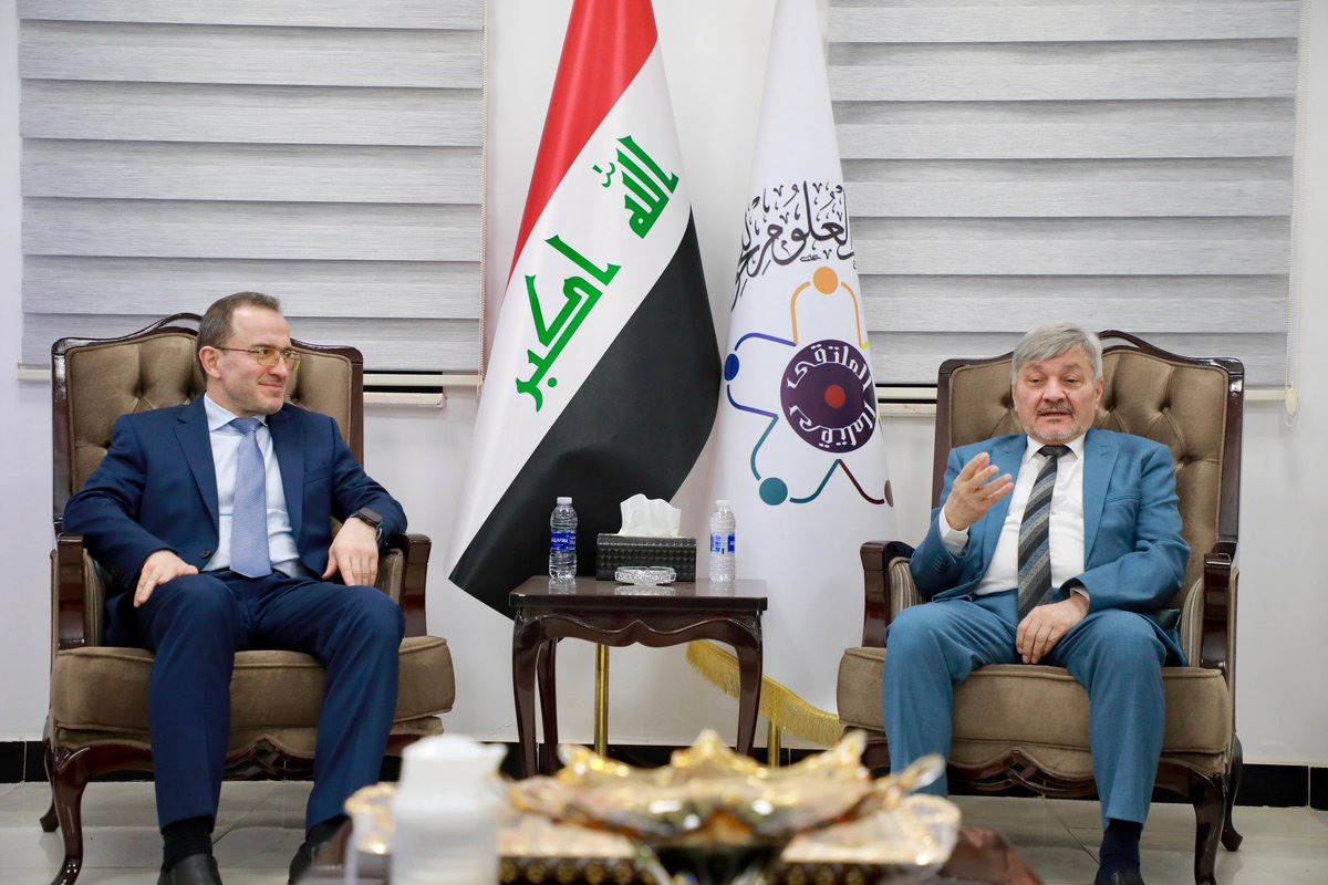 BahrAlolomForum's tweet image. بحضور نخب سياسية واكاديمية واعلامية وتحت عنوان (مكانة العراق في الادراك الاستراتيجي الروسي)، ضيف ملتقى بحر العلوم للحوار سعادة السيِّد ايلبروس كوتراشيف سفير روسيا الاتحادية في العراق في ندوة حوارية ادارها الدكتور مهدي احمد. طرح فيها سعادة السفير تصورات بلده تجاه العراق والمنطقة…