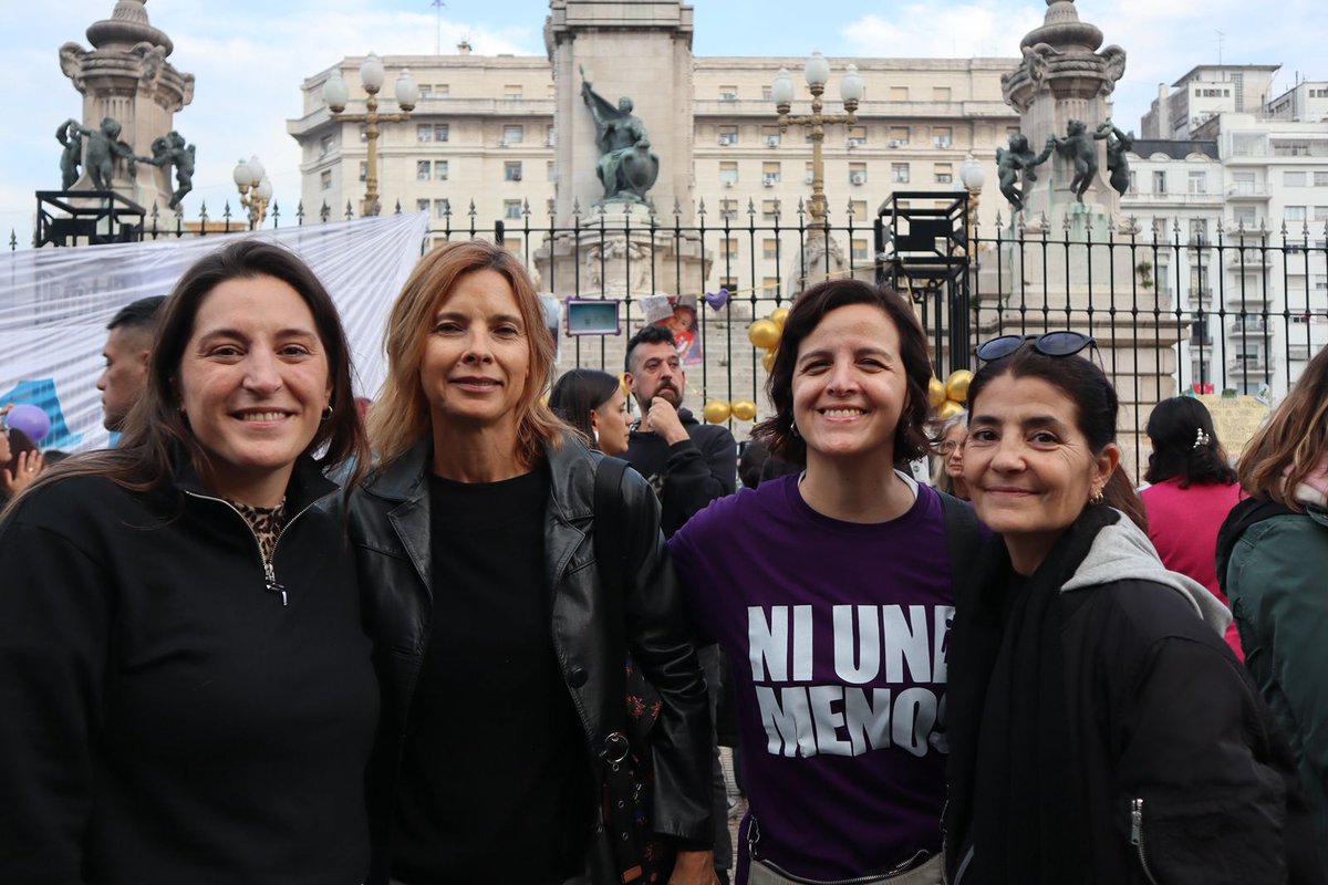 Manuela Castañeira (@manuelac22) on Twitter photo Qué linda charla sobre el impacto del #NiUnaMenos en las nuevas generaciones 💪🏽💚❤️💜
<a href="/Miglesias71/">Mariana Iglesias</a> <a href="/Marian_Carbajal/">Mariana Carbajal</a> Qué linda charla sobre el impacto del #NiUnaMenos en las nuevas generaciones 💪🏽💚❤️💜
<a href="/Miglesias71/">Mariana Iglesias</a> <a href="/Marian_Carbajal/">Mariana Carbajal</a>