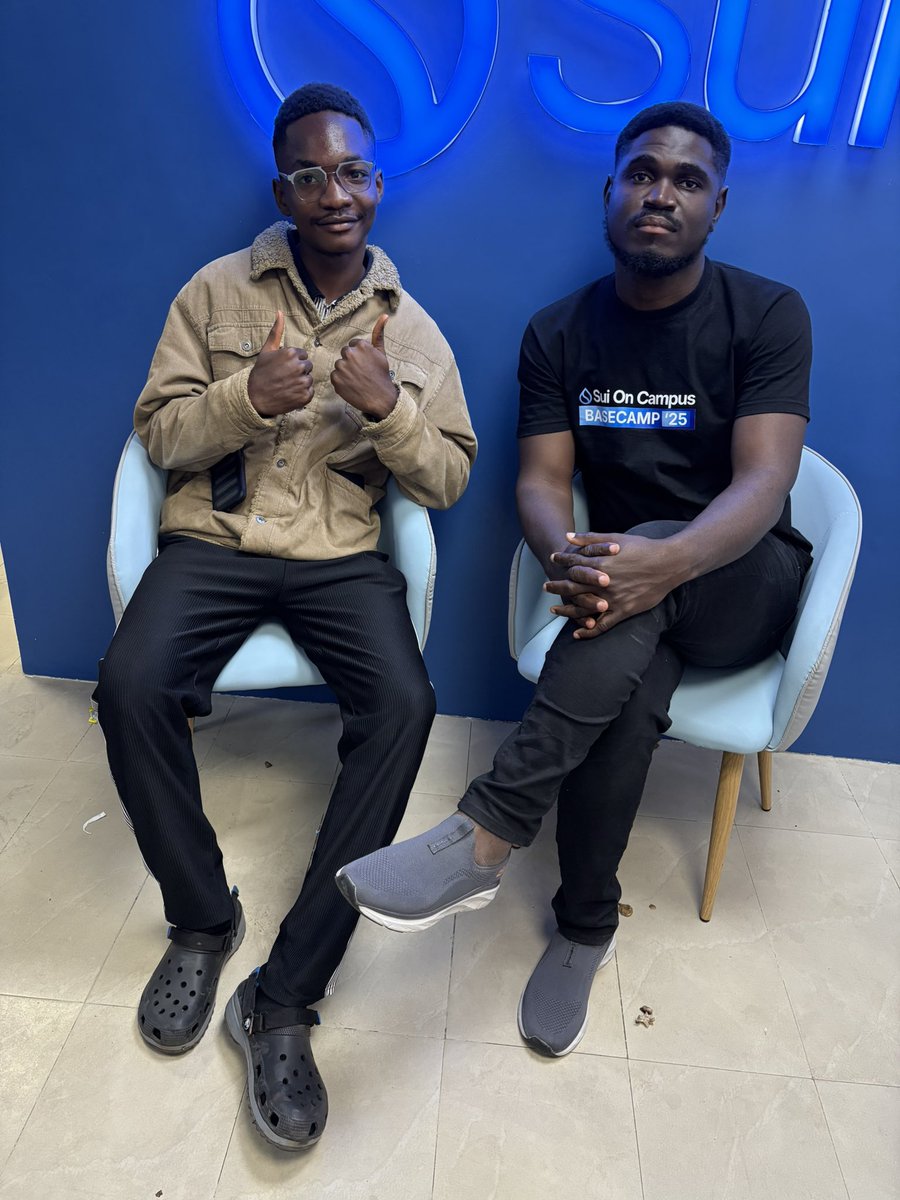 .<a href="/thompsonogoyi/">Ogoyi Thompson</a> and looking like you’re stressing him 😂🤝
