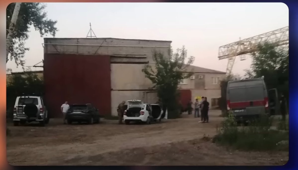 Details about Ukraine’s daring “Spiderweb” drone attack on Russia’s Air Force continue coming in. The cargo containers hiding the drones were assembled in this warehouse in Chelyabinsk, over 1,000 miles from the Ukrainian border.