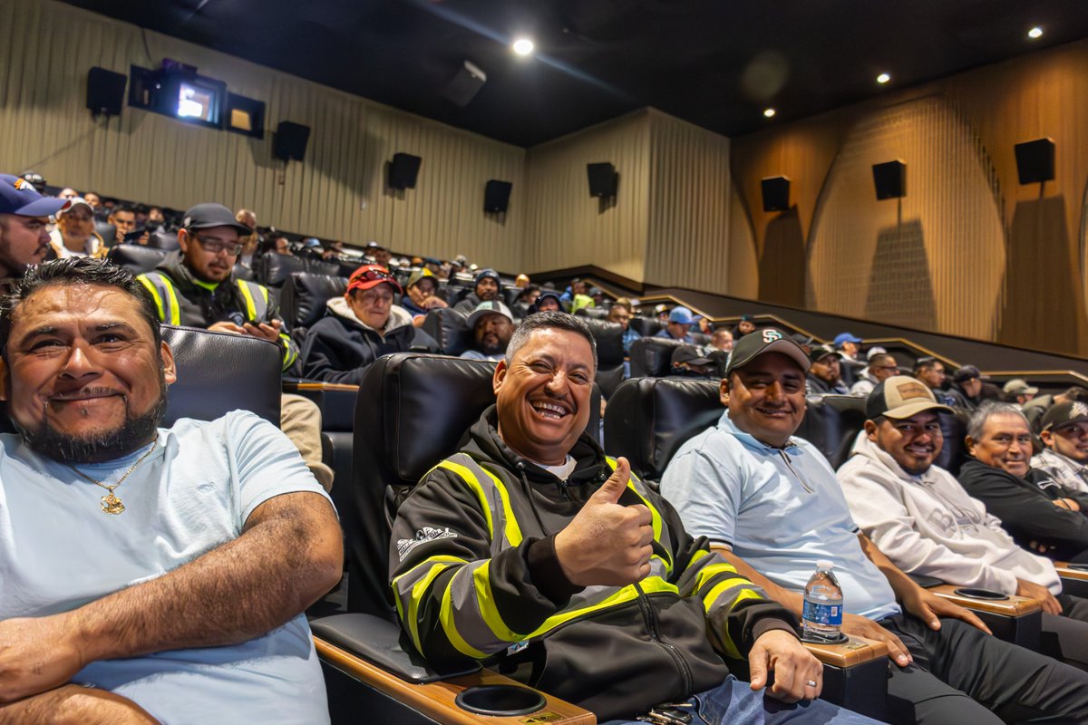 GlobalRSW's tweet photo. Today we’re celebrating the hardworking people who make Global shine—on the roof, in the office, and everywhere in between. Thank you for all you do!
#NationalRoofingWeek #globalroofinggroup #grg #peoplefirst https://t.co/igrMxDuPEb