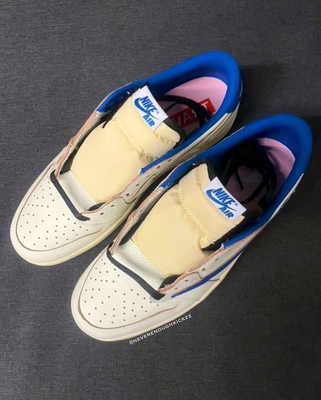 JustFreshKicks's tweet image. Fragment x Travis Scott x Air Jordan 1 Low Releases 9/20 💙⚡ bit.ly/3SHBTan