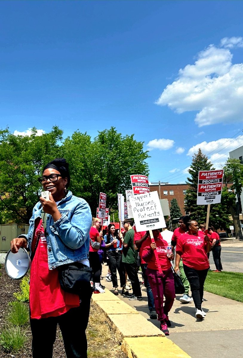 voteconley's tweet image. After a heart attack 2 years ago, it was the nurses who cared for me, day & night, that I remember most about my hospital stay. They put patient care first & I will always have their backs! Today, I joined the line with @mnnurses and colleagues in solidarity ❤️✊🏾