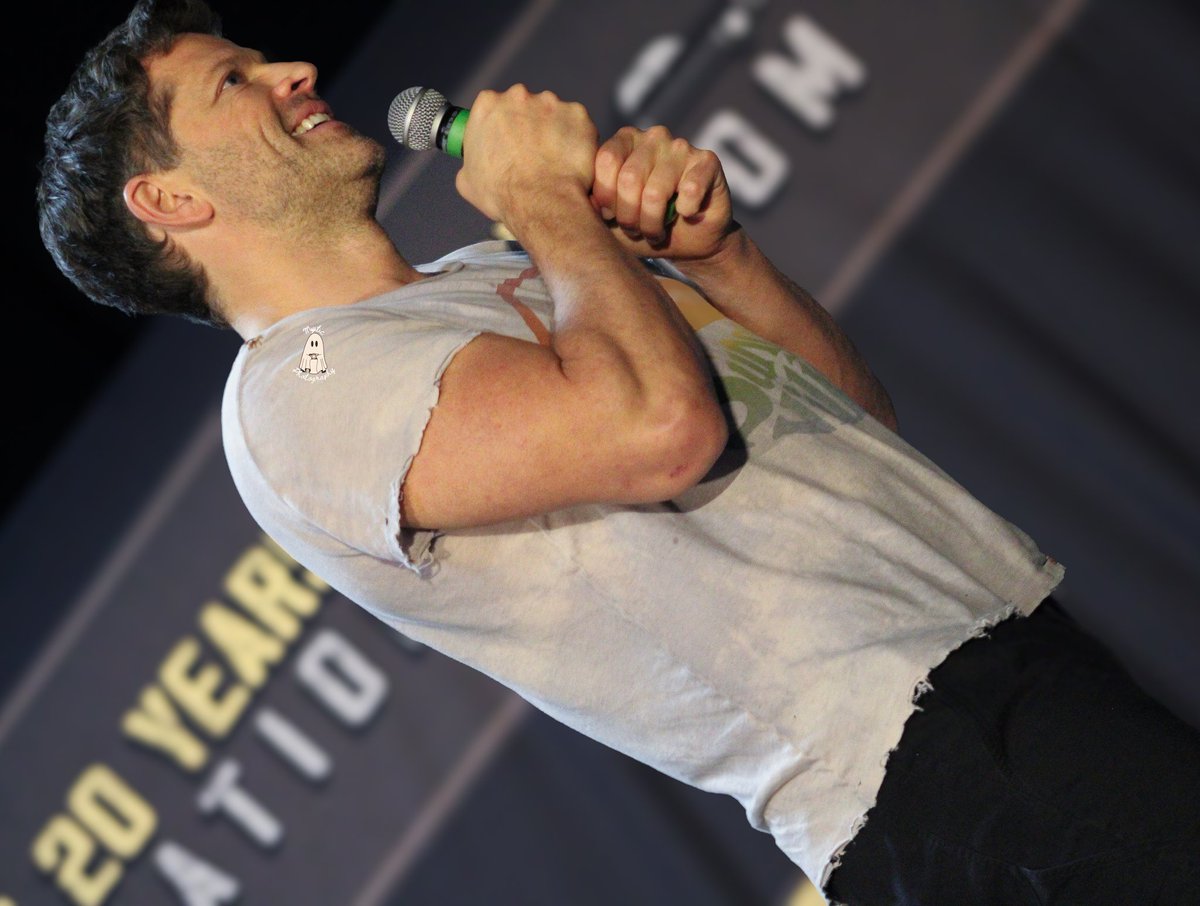 __mysticphotos's tweet image. I mean..🔥🔥 #mishacollins

NJ May 2025. #spnnj #njcon