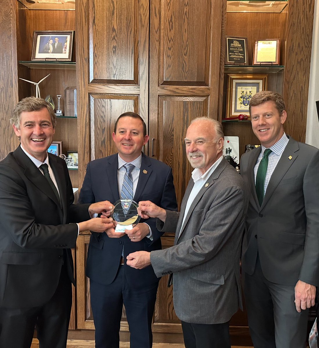 Bill Ferguson (@senbillferg) on Twitter photo It's always a pleasure when my friend, the Cathaoirleach of Seanad Éireann, Mark Daly, stops by the Senate of Maryland to share a good conversation between two Irish lads. It's always a pleasure when my friend, the Cathaoirleach of Seanad Éireann, Mark Daly, stops by the Senate of Maryland to share a good conversation between two Irish lads.