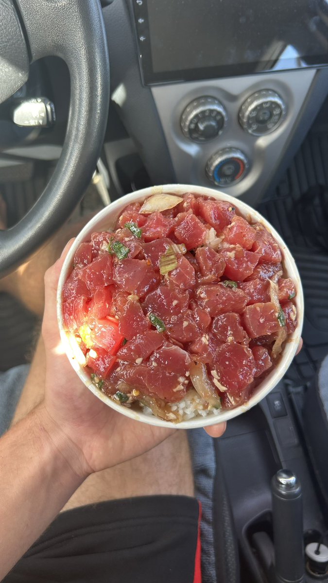 iwarwoolschot's tweet photo. Diet this, diet that.

What if from now on, whatever you eat &amp; drink - you eat/drink with all of your heart.

Like a dog enjoys a steak, lmao https://t.co/WmWpoSjeL4