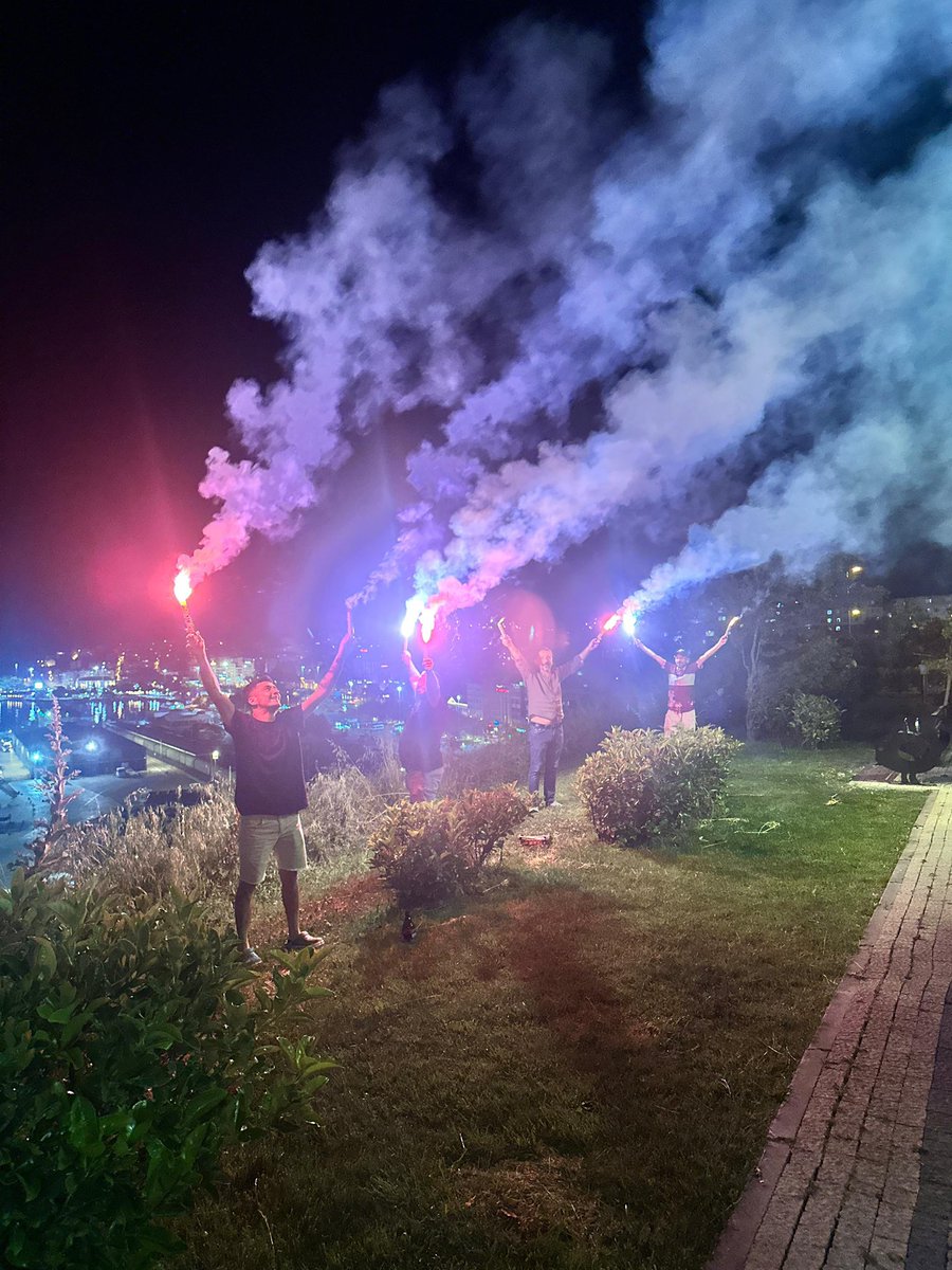 Ne Senden Vazgeçeceğiz 
Ne de Seni Sevmekten <a href="/Bandirmaspor/">Bandırmaspor</a> 
Ne de Senin Eserinden <a href="/10urgocmez/">Onur Göçmez</a> 
İyi ki Doğdun 
Yaşa Varol BANDIRMASPOR 🇱🇻