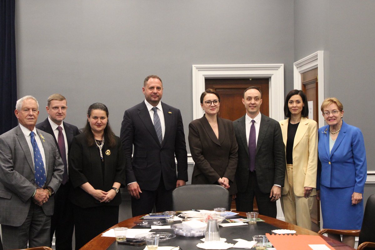 UkraineCaucus's tweet photo. Today Co-Chairs of the @UkraineCaucus, @RepMarcyKaptur, @RepBrianFitz, @RepMikeQuigley and @RepJoeWilson received a senior delegation from @Ukraine to receive updates on recent military actions, discuss advancing sanctions on Russia and work to help bring this war to a swift end. https://t.co/rGQB4fb3UH