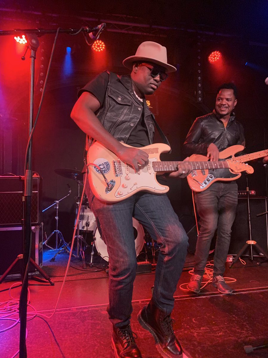 polska74's tweet photo. @SonghoyBlues @hareandhounds quel honneur d’être présent pour témoigner ce groupe malien et le “desert blues” en direct. On s’est éclaté!! Merci beaucoup!! https://t.co/RGssgm9vaY