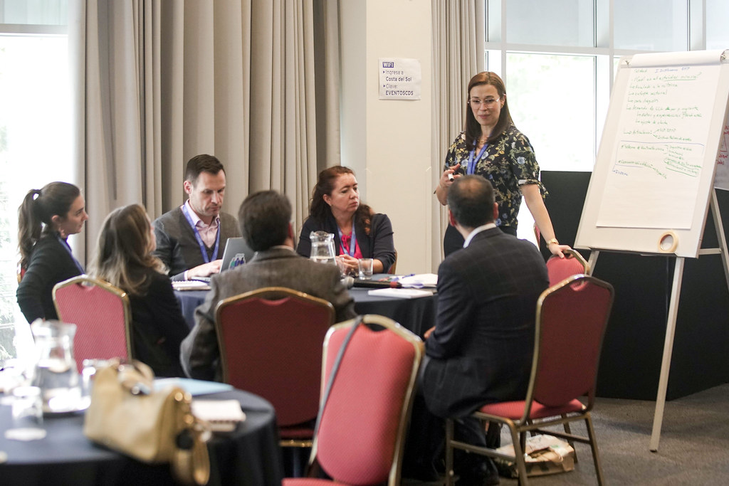 OITAmericas's tweet photo. Lima 🇵🇪 | Este encuentro marca el inicio de un trabajo tripartito, impulsado por @OITCinterfor y @OITAmericas, en alianza con @el_BID y @ComunidadAndina. 
🤝Con el apoyo del #ProyectoLazos e #Integramos y financiado por @SwedeninCOL y @CitImmCanada.
🔗https://t.co/ATtqxXf7UJ https://t.co/8pTmmzokyU