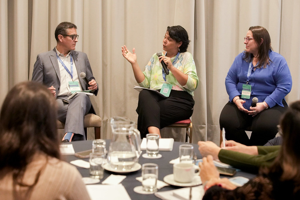 OITAmericas's tweet photo. Lima 🇵🇪 | Este encuentro marca el inicio de un trabajo tripartito, impulsado por @OITCinterfor y @OITAmericas, en alianza con @el_BID y @ComunidadAndina. 
🤝Con el apoyo del #ProyectoLazos e #Integramos y financiado por @SwedeninCOL y @CitImmCanada.
🔗https://t.co/ATtqxXf7UJ https://t.co/8pTmmzokyU