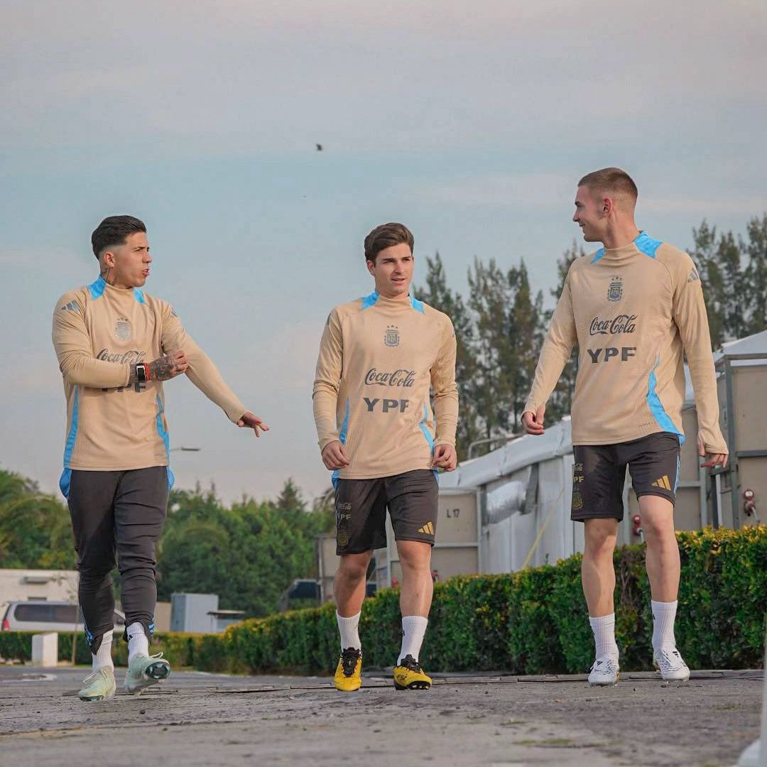 frabigol's tweet photo. RIVER CAMP CARAJO, SE ME CAEN LAS LAGRIMAS DE LA EMOCIÓN Y DE QUE MASTANTUONO YA ESTÁ VENDIDO https://t.co/2dmiy70vmr