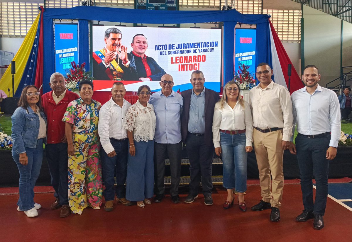 ⌛|| *Al momento* Nuestros Legisladores del @cleyoficial2025 junto al pueblo, acompañan a Leonardo Intoci en acto de  Juramentación  y Toma de Posesión como Gobernador del estado Yaracuy. 

_Legislando con amor y compromiso al servicio del pueblo_
#PRELEMI

❤️🤍💙