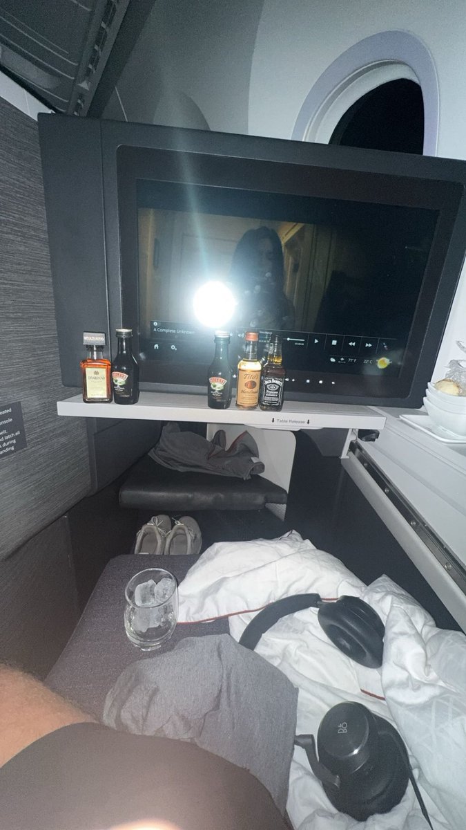 rocka8143's tweet photo. Bullpen night https://t.co/Nsa4nnJQcy