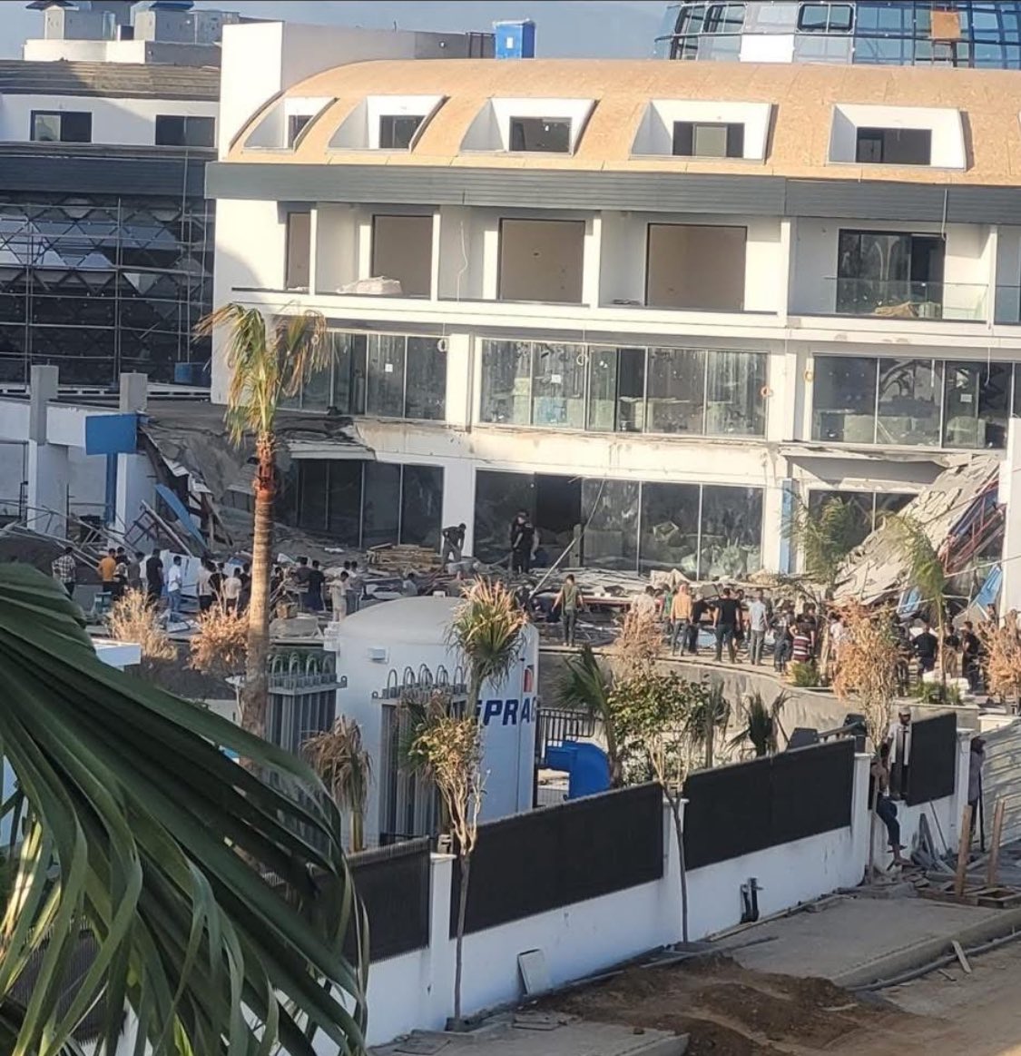 PatientBrigade's tweet photo. @showbizjim30 @coopcoopcoop74 @TUIUK One customer was told today her June holiday will not be affected as the hotel already opened last month on the 19th May, really? ⬇️ https://t.co/HFDVSnKzXJ