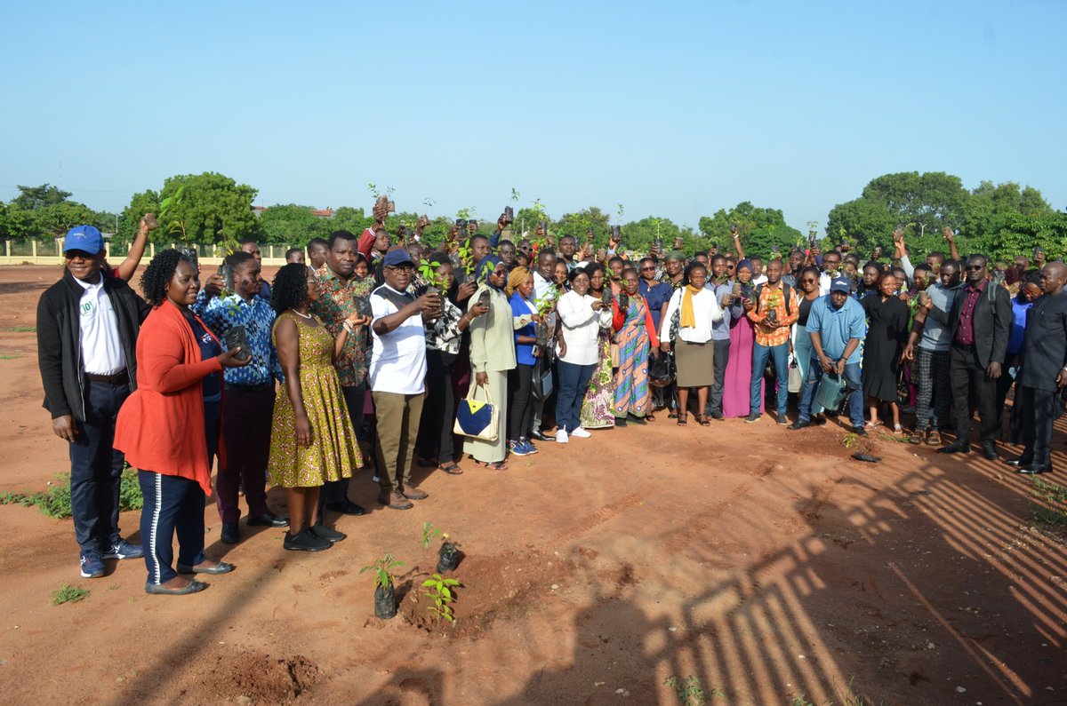 Journée nationale de l'arbre 2025: La Ministre Kayi MIVEDOR-SAMBIANI et ses collaborateurs engagés pour un Togo vert

👉commerce.gouv.tg/journee-nation…

#Denyigban
#Togo🇹🇬
#JNA2025