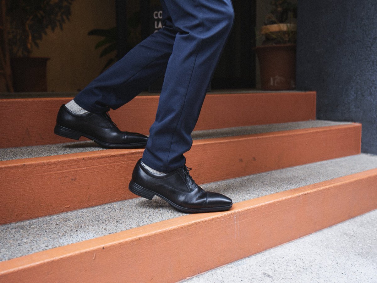 おはようございます！
今日の神戸市の天気は晴れ☀️

今日は外出のためスーツスタイルで！
今日も1日よろしくお願いします！
#企業公式が地元の天気を言い合う
#今日の通勤シューズ