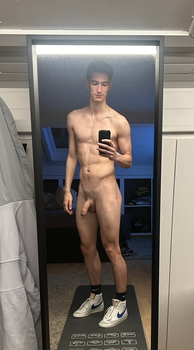 I should wear these shoes more often 😅

Do you think I’m ready for summer? 😈 I hope you are 🔥

Leave a ❤️ and comment what part of my body I should work on the most 💪

P.S. Flash sale on the link in bio 🤫

❤️🔄