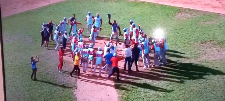 Los Tigres 🐅 Campeones de Liga Élite del beisbol cubano. Felicidades desde la #EPASECAvila. #CiegodeAvila