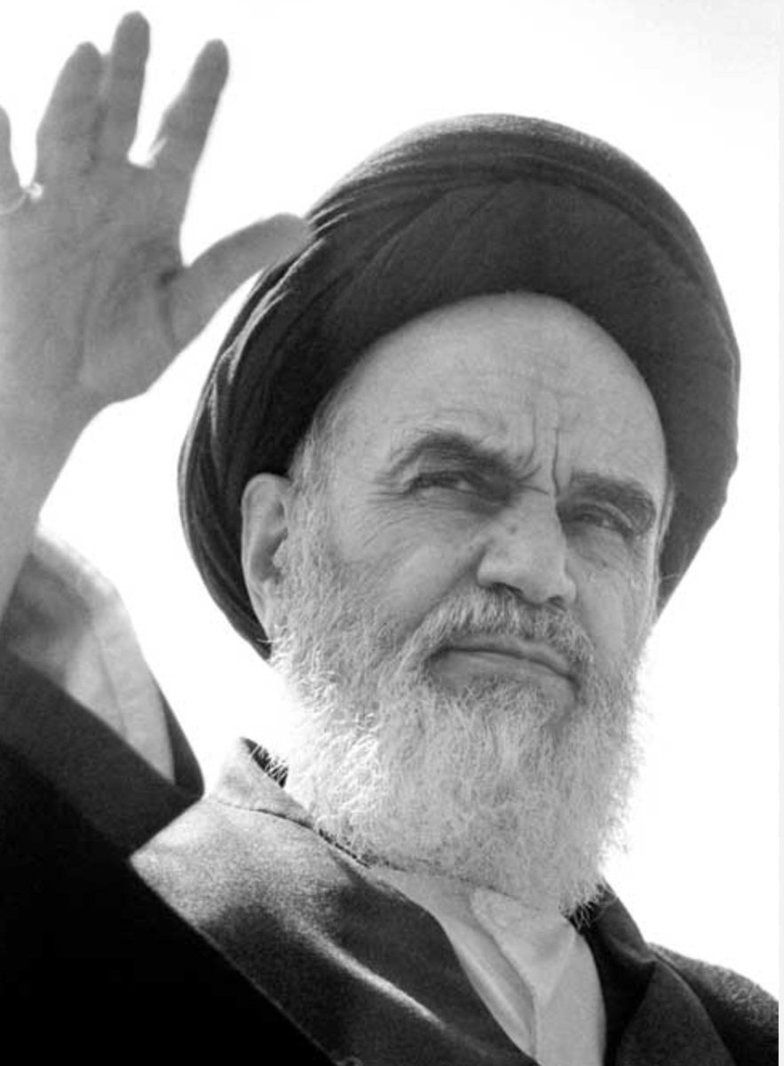 A_saadat_2000's tweet photo. تو به ما آموختی میشود جنگید،
برای عقیده‌ای که یک دنیا مخالف دارد
میشود جنگید و پیروز شد🤍
#امام_خمینی 
#امام_امید https://t.co/ayDZ9DMAFn