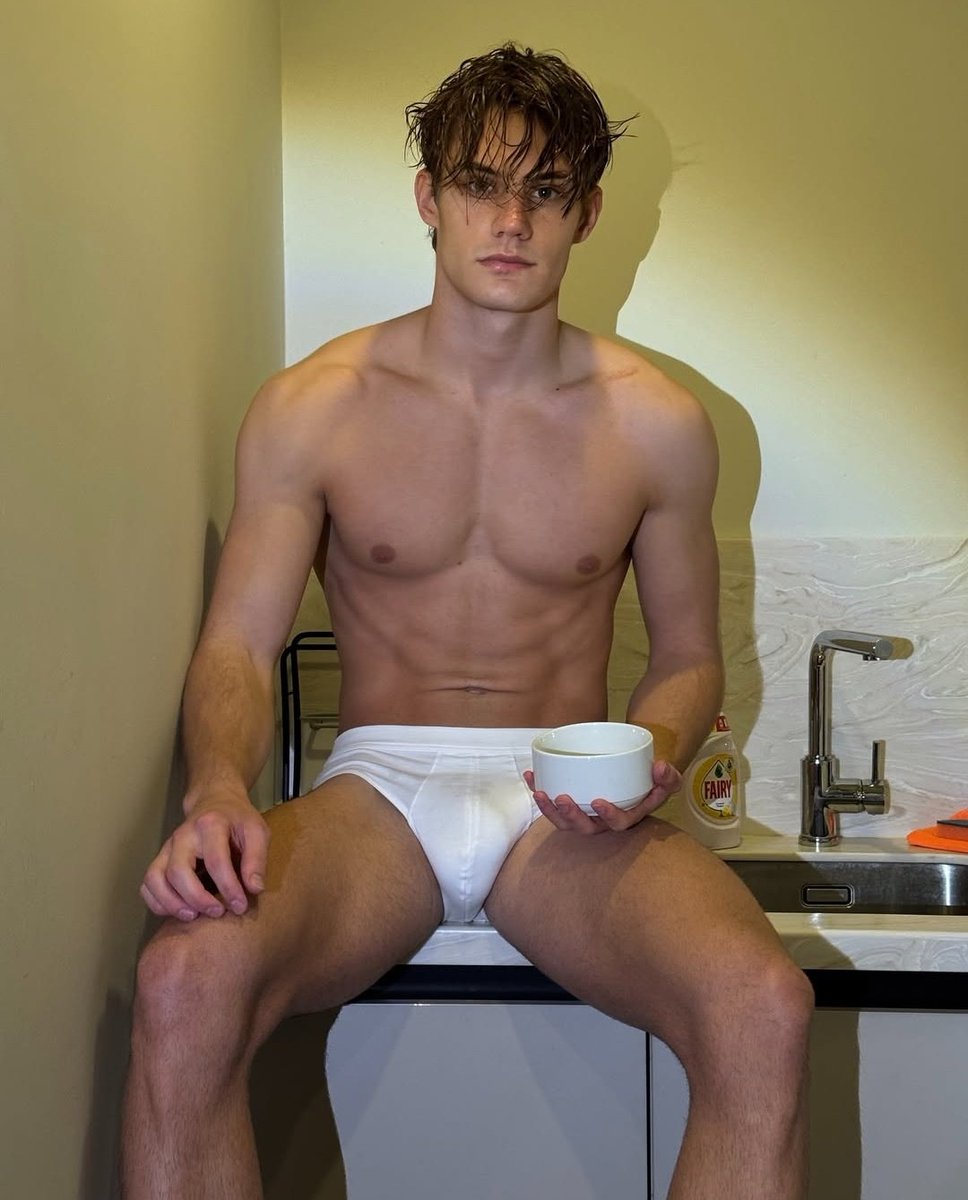 Igor needs some cream 😊😋❤️