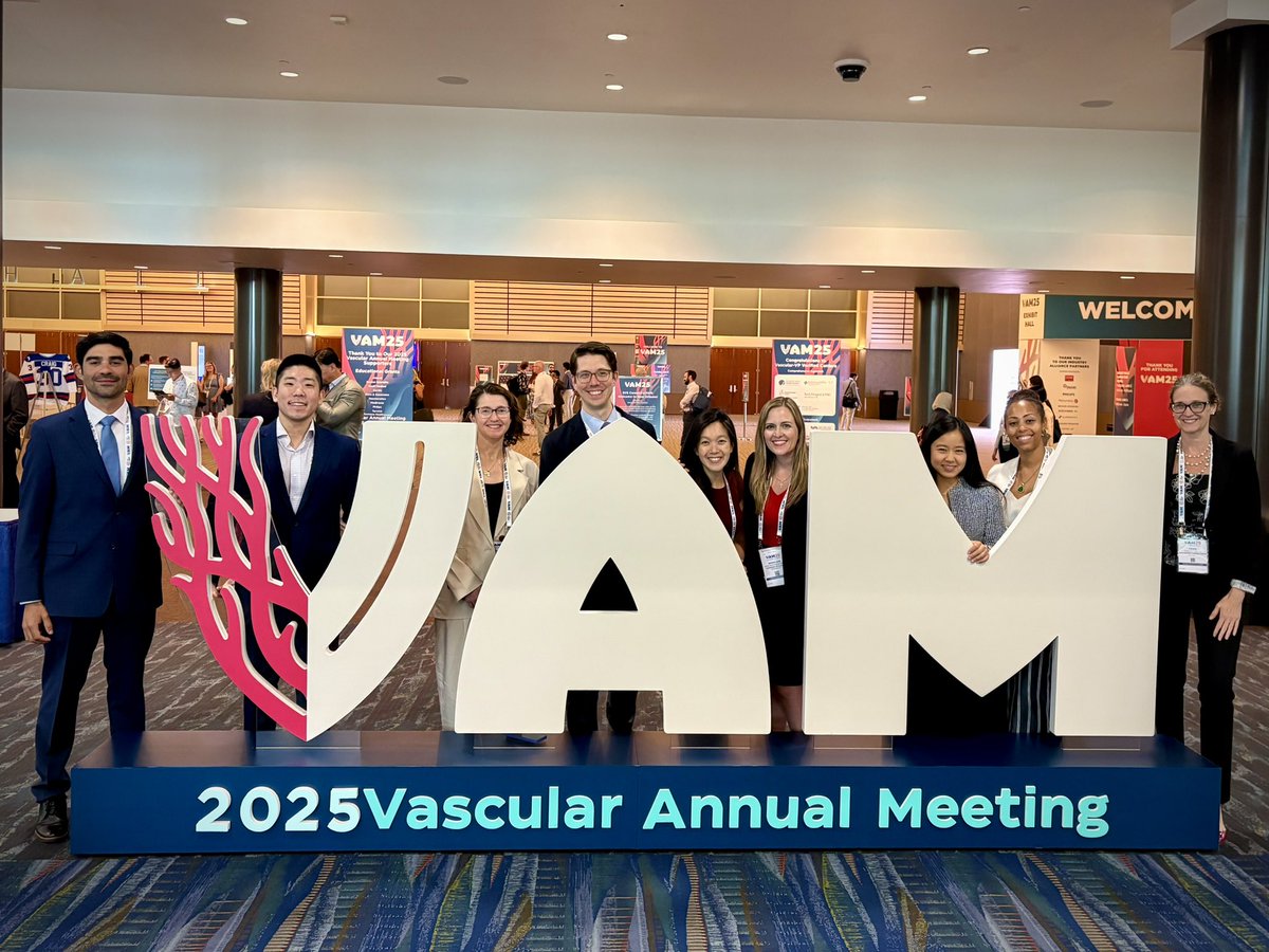 The <a href="/DukeVascular/">Duke Vascular</a> fam representing at #VAM25!! <a href="/DukeSurgery/">Duke Surgery</a>