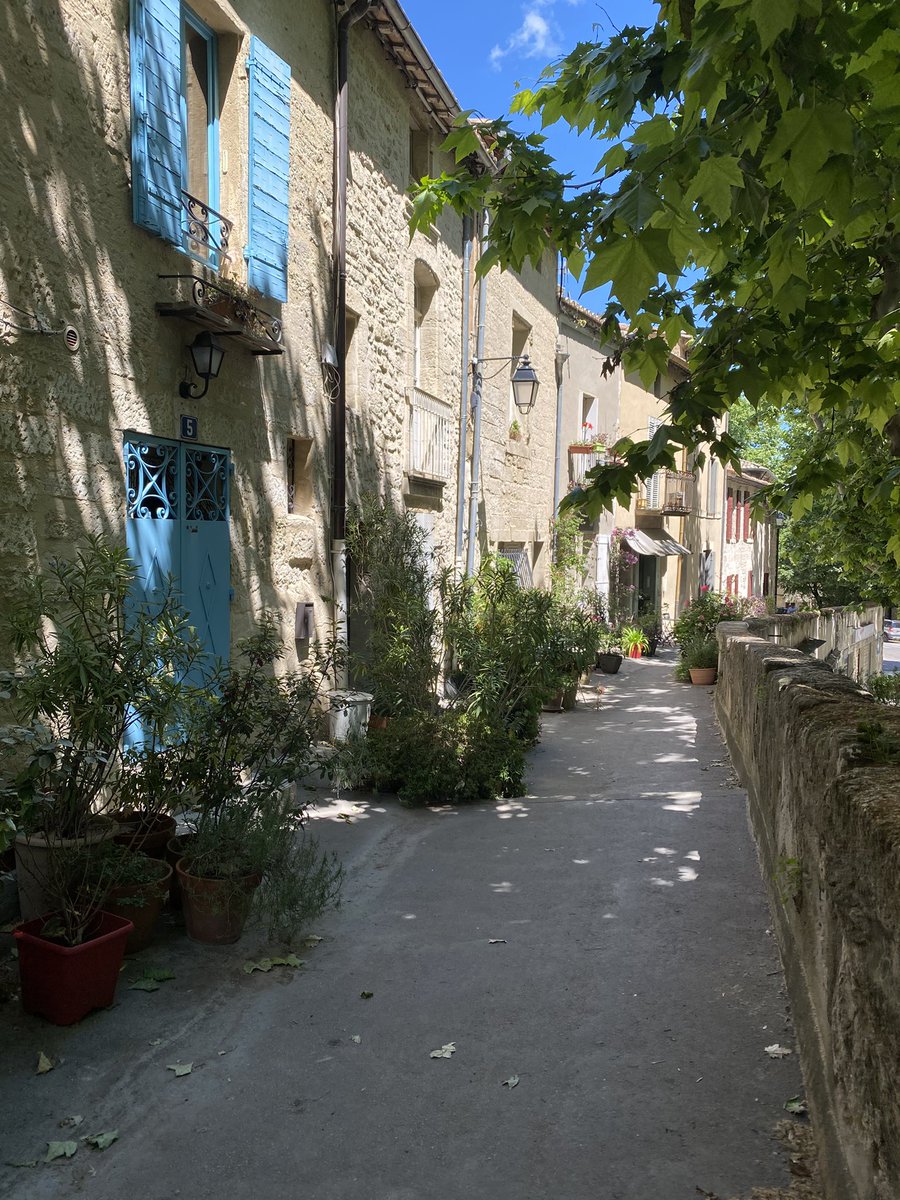 « Retour à Uzès »
petit détour par le Barry ☀️

davidjamin.fr/produit/uzes-l…